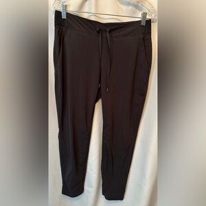 Athleta Women’s Size 10 Midtown Ankle Pant Black S/297748-02 Activewear Jogger